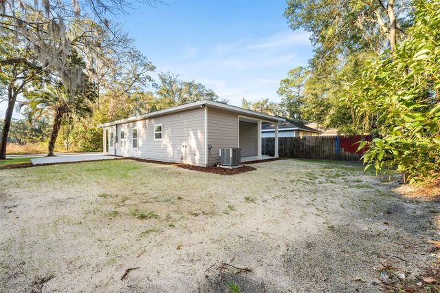 2016 NE 3RD AVENUE, Gainesville, FL 32641