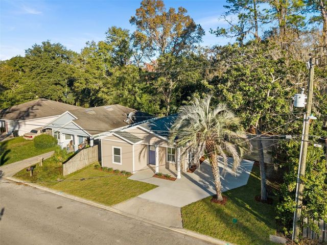2016 NE 3RD AVENUE, Gainesville, FL 32641