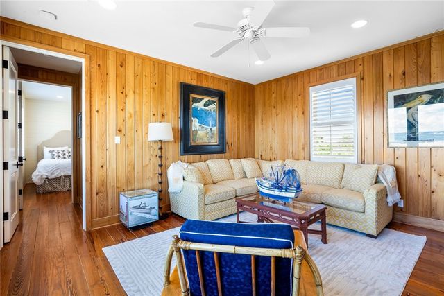 1024 Private Road D, Port Aransas, TX 78373