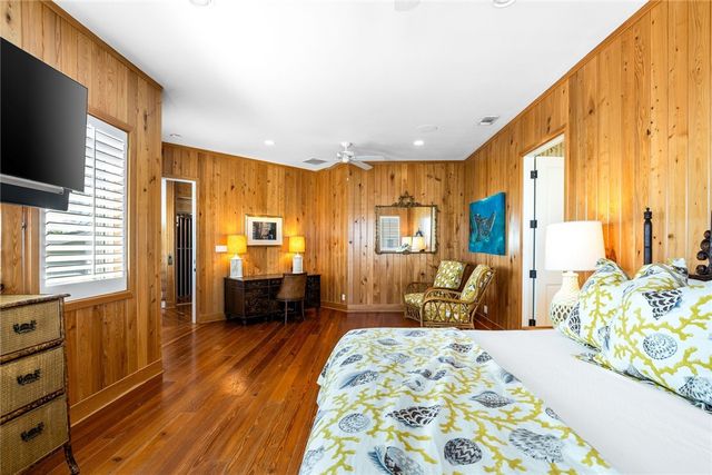 1024 Private Road D, Port Aransas, TX 78373