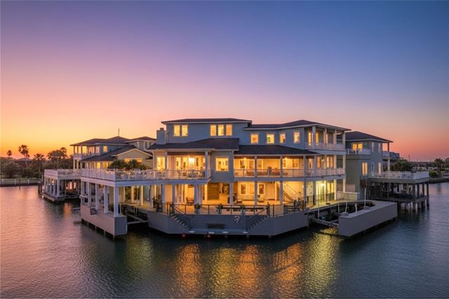 1024 Private Road D, Port Aransas, TX 78373