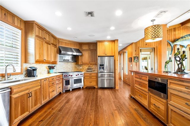 1024 Private Road D, Port Aransas, TX 78373