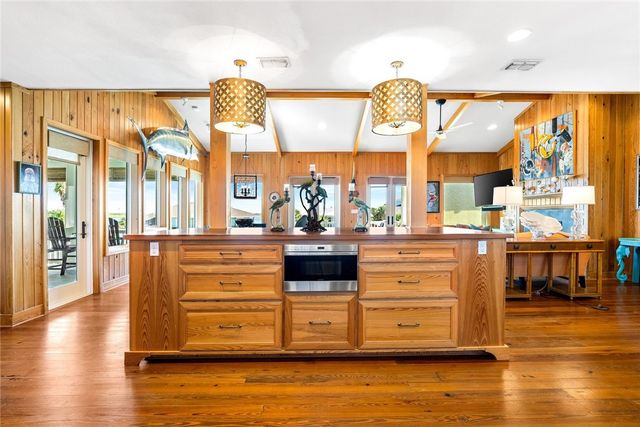 1024 Private Road D, Port Aransas, TX 78373