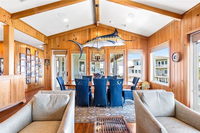 1024 Private Road D, Port Aransas, TX 78373