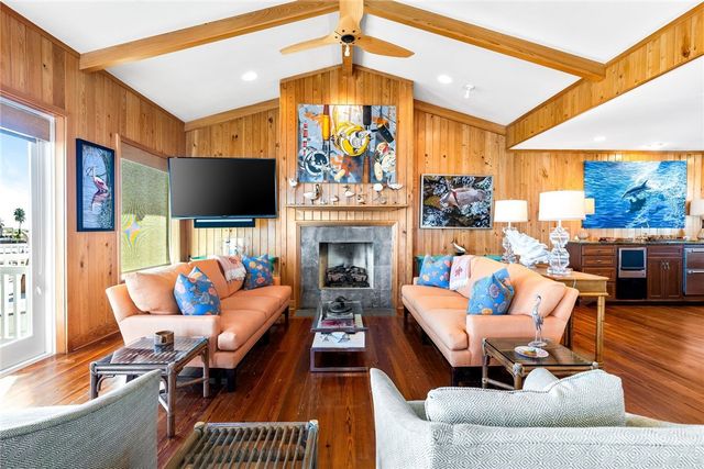 1024 Private Road D, Port Aransas, TX 78373