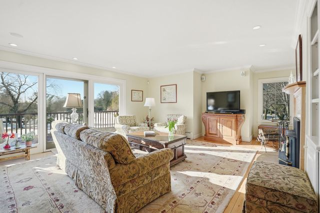 145 Cannon Point Road, Charlotte, VT 05445