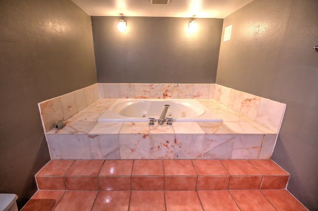 1671 Washington Court, Geneva, IL 60134