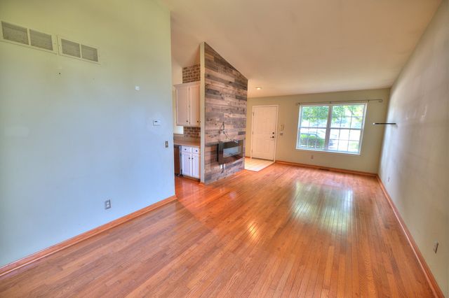 1671 Washington Court, Geneva, IL 60134