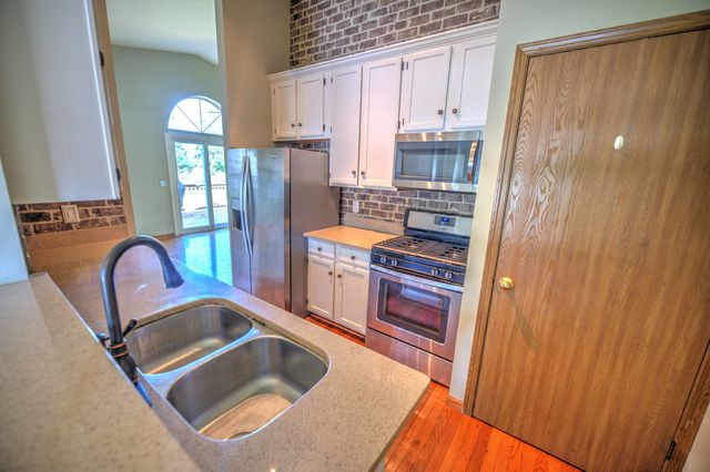 1671 Washington Court, Geneva, IL 60134