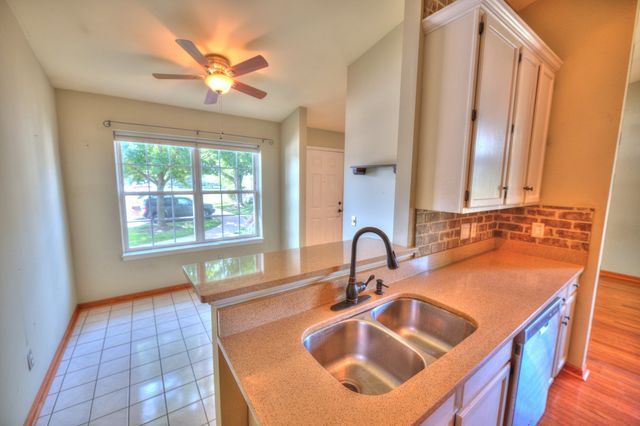 1671 Washington Court, Geneva, IL 60134