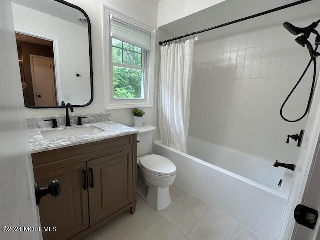 18 Hobart Street, Marlboro, NJ 07746