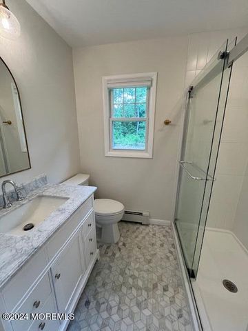 18 Hobart Street, Marlboro, NJ 07746
