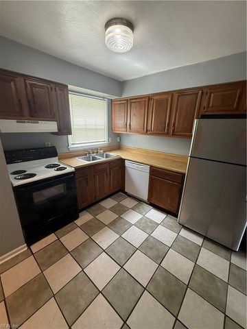 4303 Arundel LN, Chesapeake, VA 23321