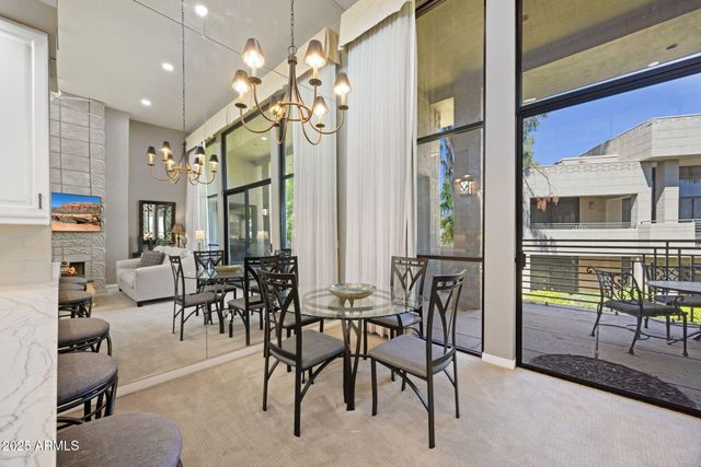 2802 E CAMINO ACEQUIA Drive 8, Phoenix, AZ 85016