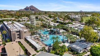 2802 E CAMINO ACEQUIA Drive 8, Phoenix, AZ 85016