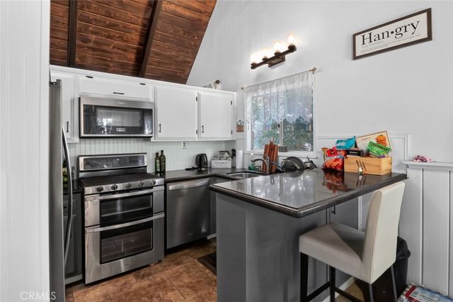 338 Mittry Lane, Lake Arrowhead, CA 92352