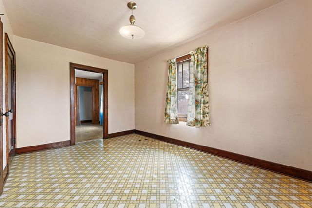 214 Center Street, Valparaiso, IN 46385
