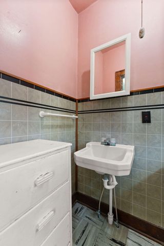 214 Center Street, Valparaiso, IN 46385