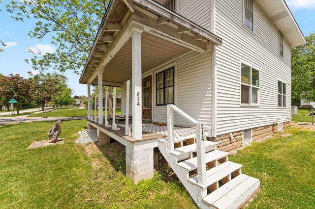 214 Center Street, Valparaiso, IN 46385