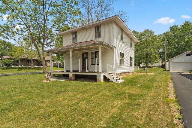 214 Center Street, Valparaiso, IN 46385