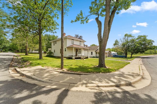 214 Center Street, Valparaiso, IN 46385