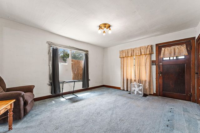 214 Center Street, Valparaiso, IN 46385