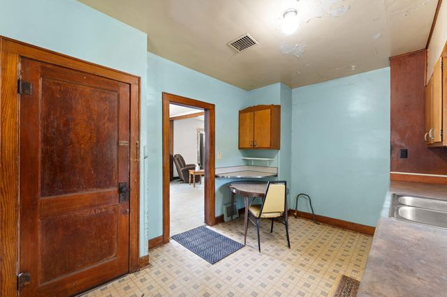214 Center Street, Valparaiso, IN 46385