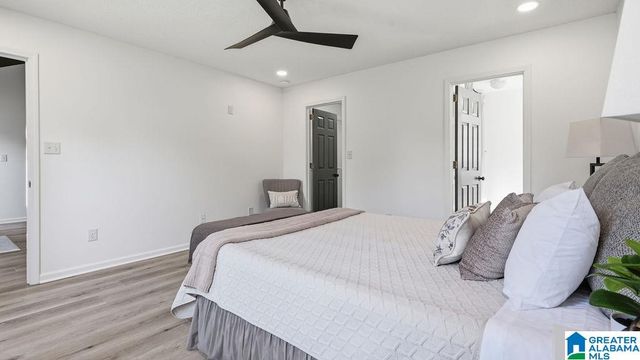 98 DEXTER AVENUE, Hueytown, AL 35023