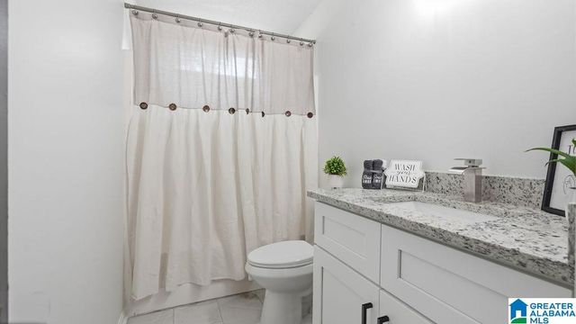 98 DEXTER AVENUE, Hueytown, AL 35023
