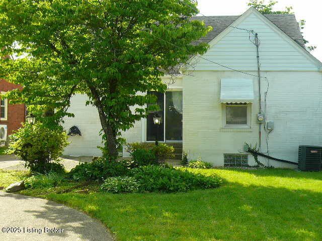 1411 Falcon Dr, Louisville, KY 40213