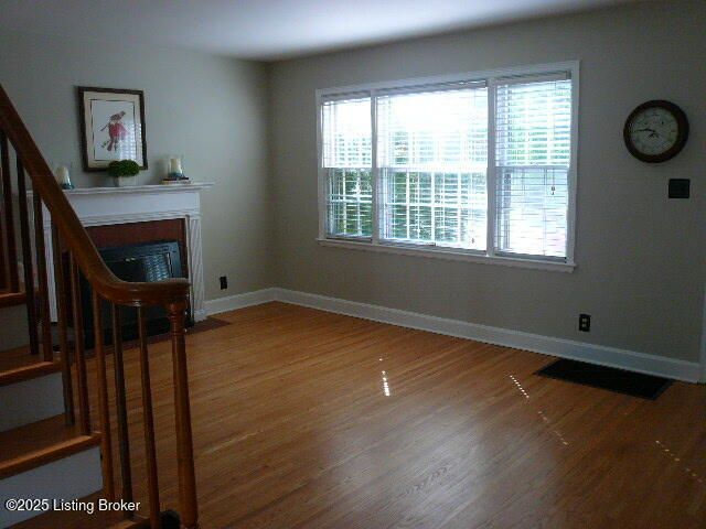1411 Falcon Dr, Louisville, KY 40213