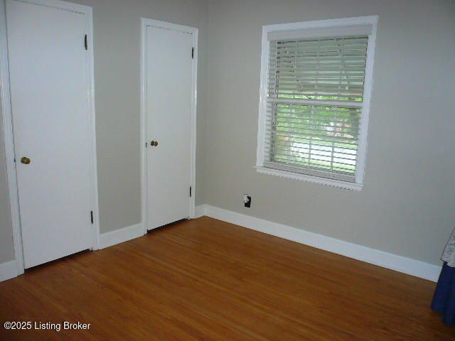1411 Falcon Dr, Louisville, KY 40213