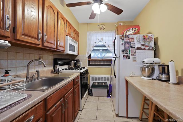 155-45 81st Street 18, Howard Beach, NY 11414