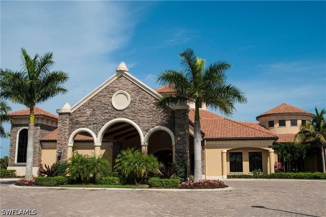 9572 Trevi CT 5037, Naples, FL 34113