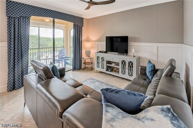 9572 Trevi CT 5037, Naples, FL 34113