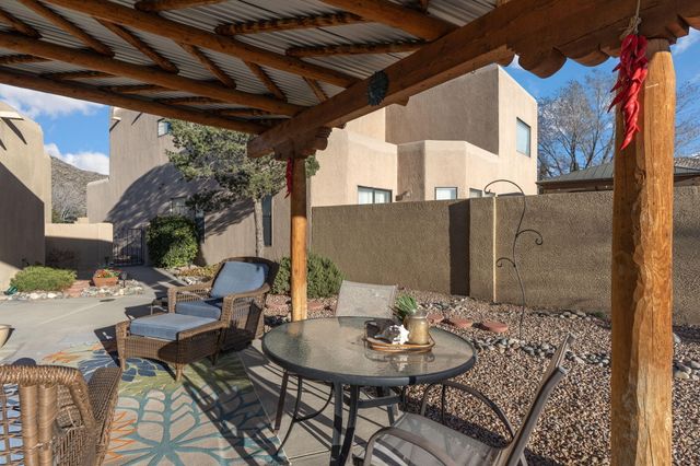 343 Serenity Court SE, Albuquerque, NM 87123