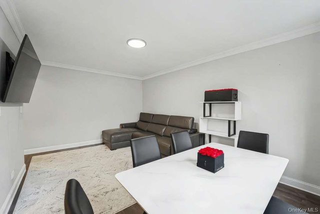 141-35 78th Road 2-M, Kew Garden Hills, NY 11367