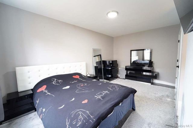 141-35 78th Road 2-M, Kew Garden Hills, NY 11367