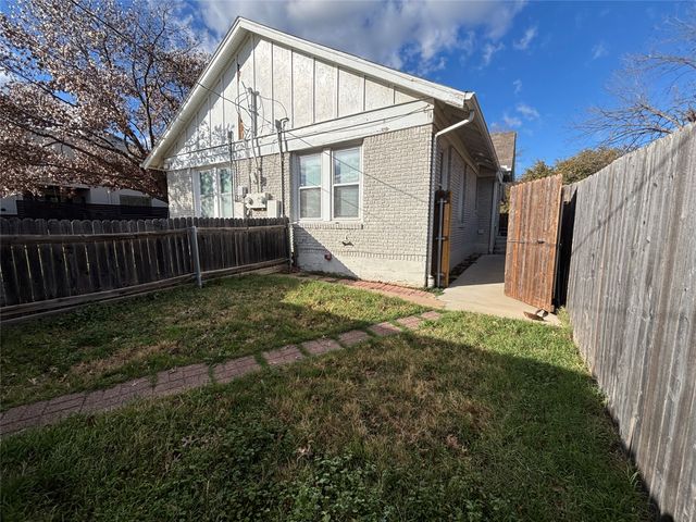 3817 Crestline Road, Fort Worth, TX 76107