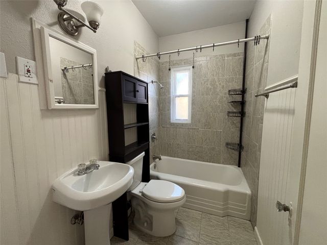 3817 Crestline Road, Fort Worth, TX 76107