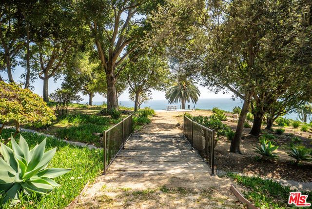 17352 W Sunset Boulevard 606, Pacific Palisades, CA 90272