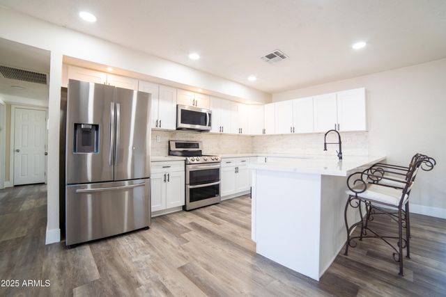 1633 E WESLEYAN Drive E, Tempe, AZ 85282