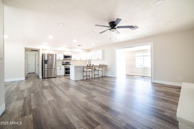 1633 E WESLEYAN Drive E, Tempe, AZ 85282