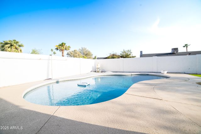 1633 E WESLEYAN Drive E, Tempe, AZ 85282