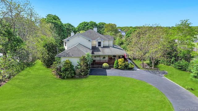 506 Moriches Middle Island Road, Manorville, NY 11949