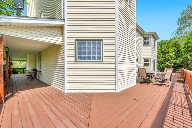 506 Moriches Middle Island Road, Manorville, NY 11949