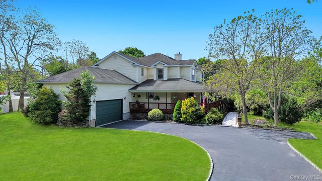 506 Moriches Middle Island Road, Manorville, NY 11949