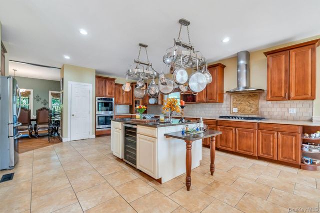 506 Moriches Middle Island Road, Manorville, NY 11949