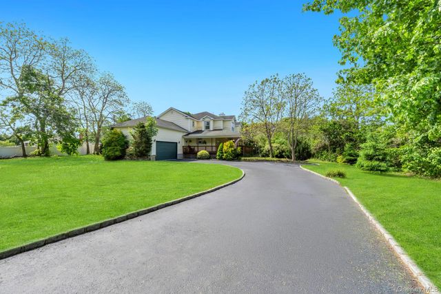 506 Moriches Middle Island Road, Manorville, NY 11949