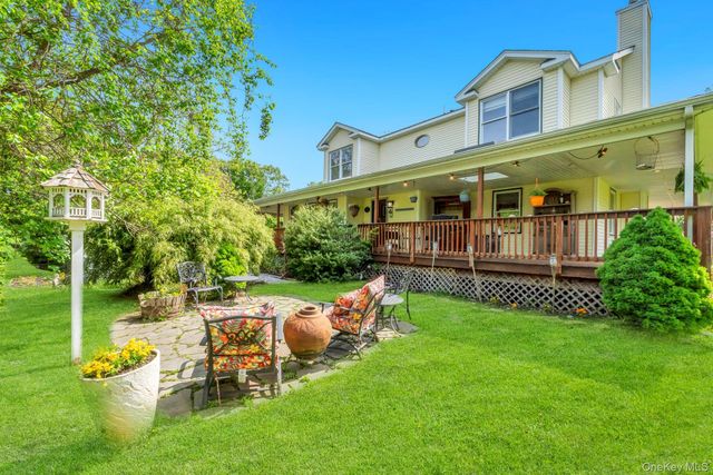 506 Moriches Middle Island Road, Manorville, NY 11949